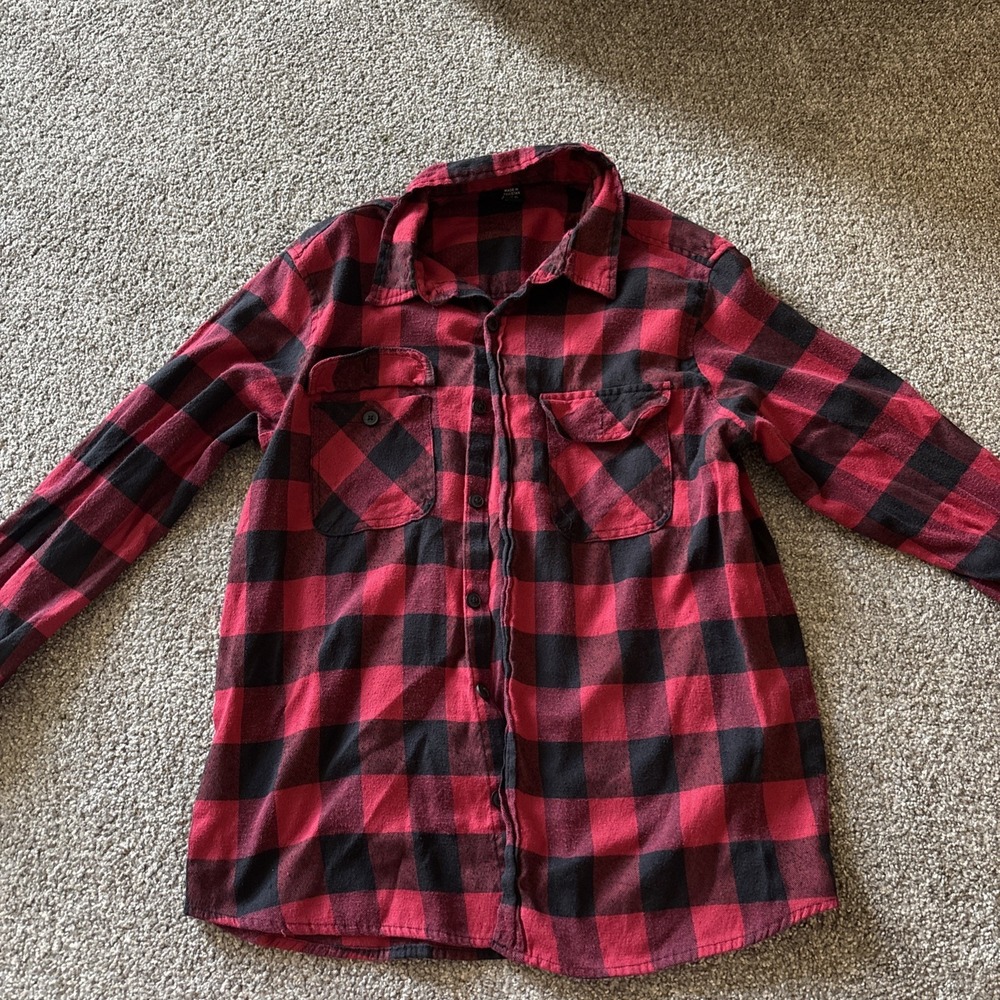 Red & Black‎ Checkered Button Up Flannel Size XL